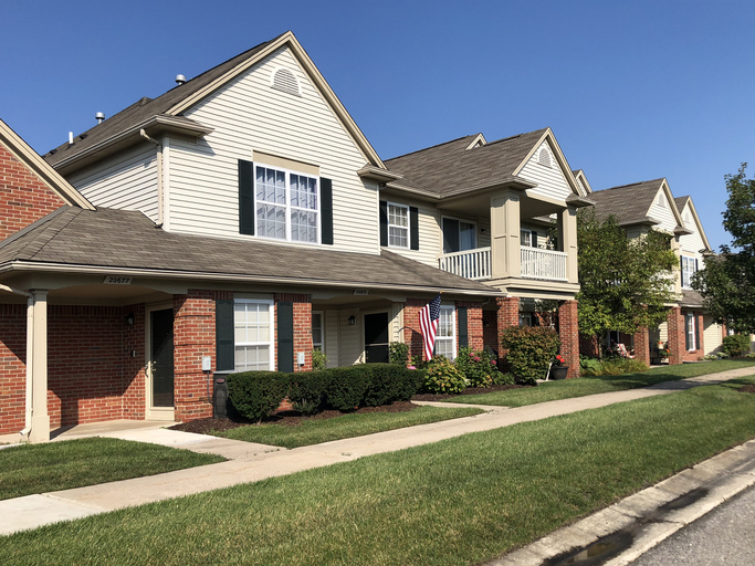 Suburban townhouses cedar springs mi 49319