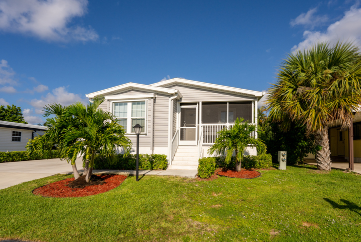 Mobile home neighbor