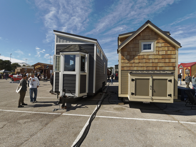 small mobile houses